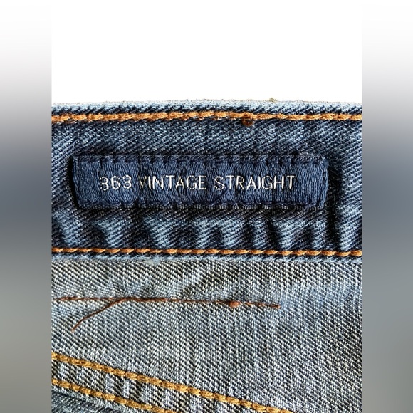 Lucky Brand 363 Vintage Straight Mens Jeans Size 34x30 Distressed Denim - Picture 5 of 9